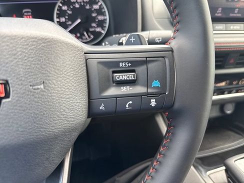 Certified 2025 Nissan Rogue SV AWD/4WD image 31