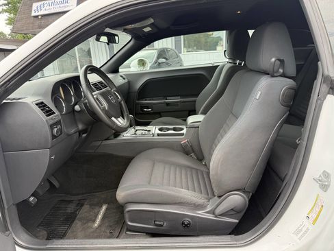 Used 2013 Dodge Challenger SXT RWD image 12