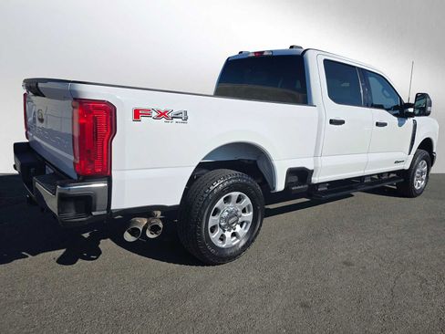 Used 2024 Ford F250 XLT w/ FX4 Off-Road Package image 3