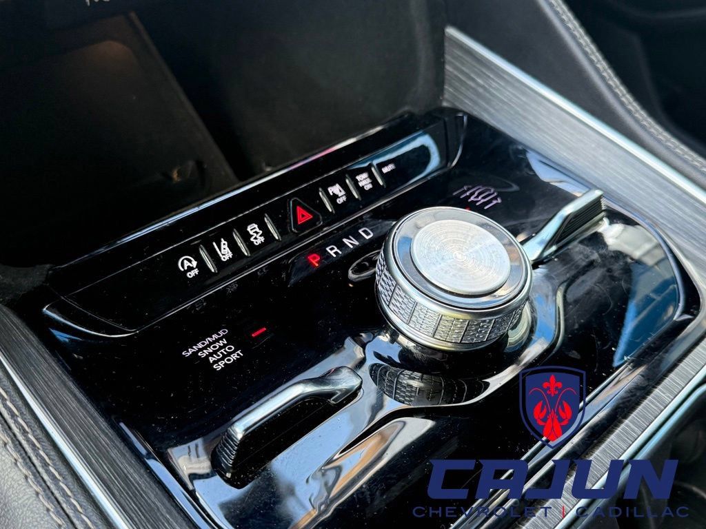 Used 2024 Jeep Wagoneer Series III AWD/4WD image 13