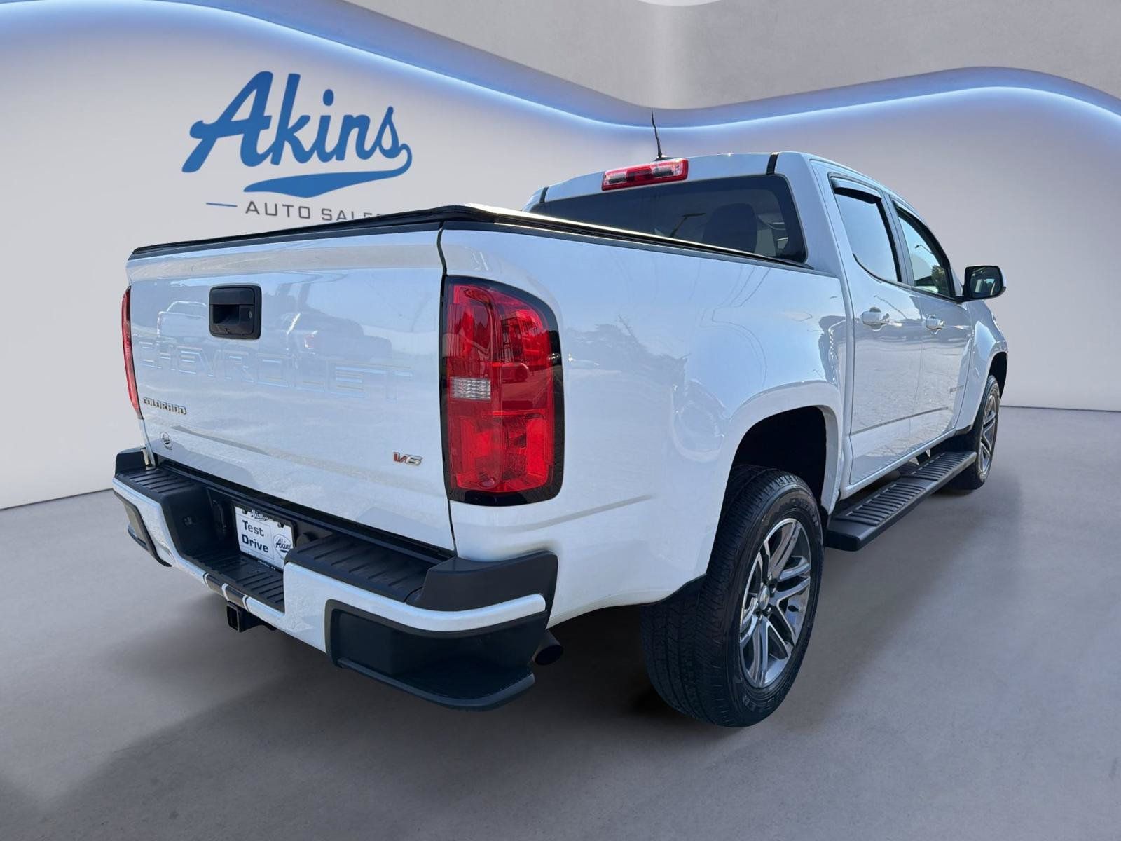 Used 2022 Chevrolet Colorado W/T w/ Custom Special Edition RWD image 9