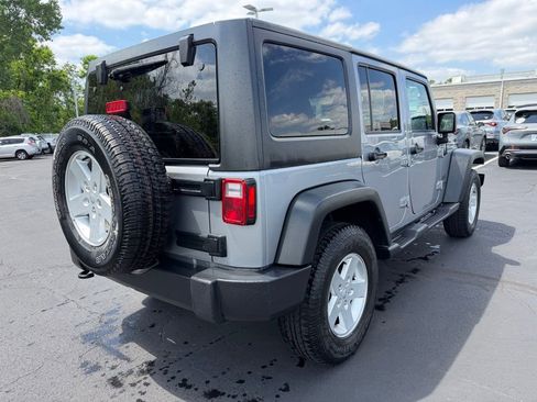 Used 2018 Jeep Wrangler Unlimited Sport S AWD/4WD image 7