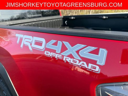 Used 2022 Toyota Tacoma TRD Off-Road w/ Technology Package AWD/4WD image 34