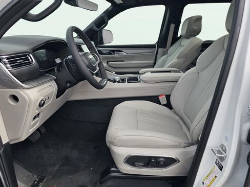 New 2026 Jeep Grand Wagoneer Limited AWD/4WD image 17