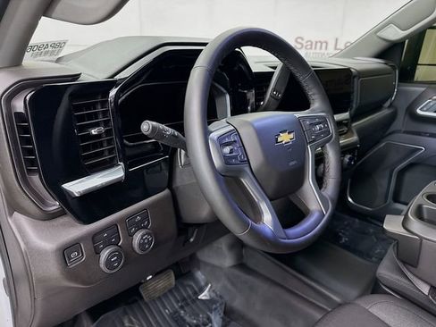 Used 2025 Chevrolet Silverado 2500 LT image 10