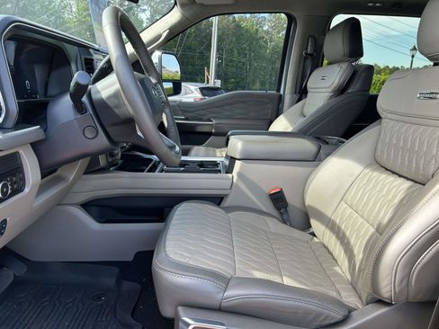 Used 2026 Ford F250 Platinum w/ Platinum Plus Package AWD/4WD image 16