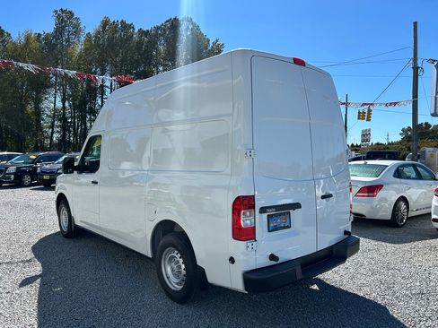 Used 2020 Nissan NV 2500 S image 3