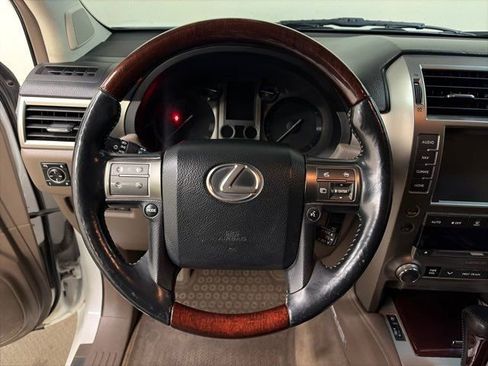 Used 2015 Lexus GX 460 Luxury w/ Preferred Accessory Package image 18