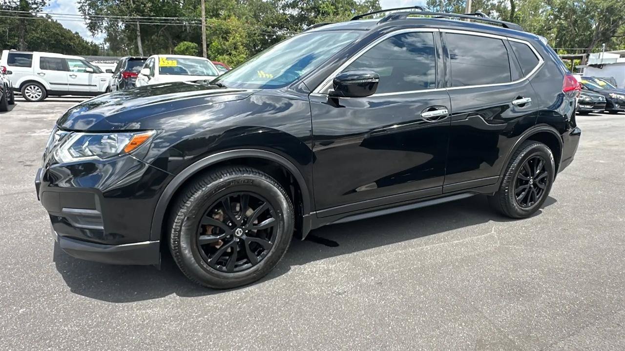 Used 2017 Nissan Rogue SV w/ Midnight Edition FWD image 12