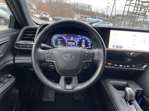 Used 2023 Toyota Crown XLE image 16