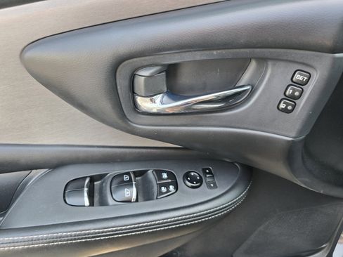 Used 2020 Nissan Murano SL w/ Moonroof Package AWD/4WD image 18