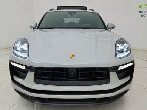 Used 2024 Porsche Macan AWD/4WD image 13