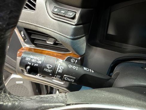 Used 2015 Cadillac Escalade Premium RWD image 76