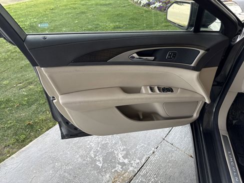 Used 2017 Lincoln MKZ Reserve w/ Climate Package image 19