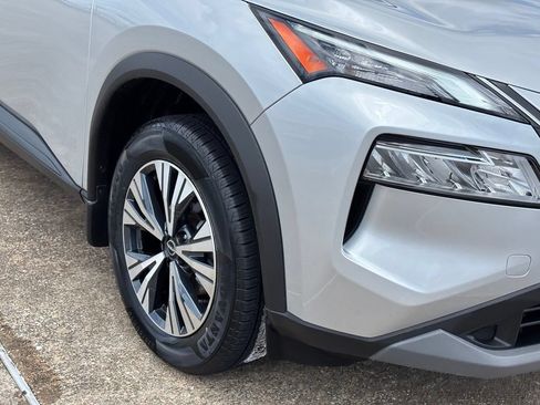 Used 2023 Nissan Rogue SV FWD image 5