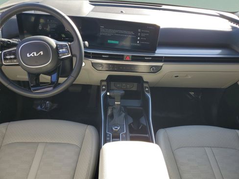 Certified 2024 Kia Sorento EX w/ Panoramic Sunroof Package image 14