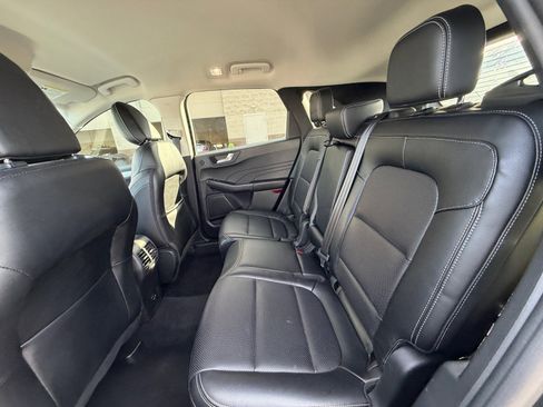 Used 2022 Ford Escape SEL w/ Technology Package image 17