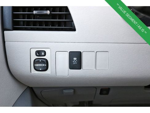 Used 2011 Toyota Sienna LE image 22