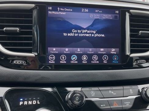 Used 2018 Chrysler Pacifica Touring-L w/ Premium Audio Group FWD image 49