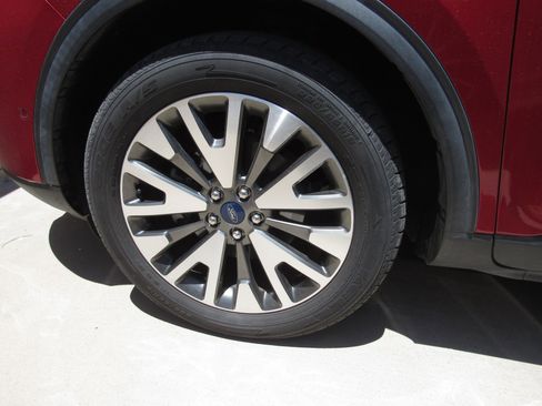 Used 2020 Ford Escape Titanium AWD/4WD image 5