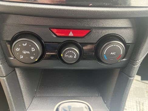 Used 2019 Subaru Crosstrek 2.0i Premium image 12