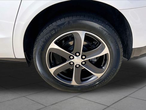 Used 2022 Buick Enclave Essence w/ Sport Touring Edition FWD image 11