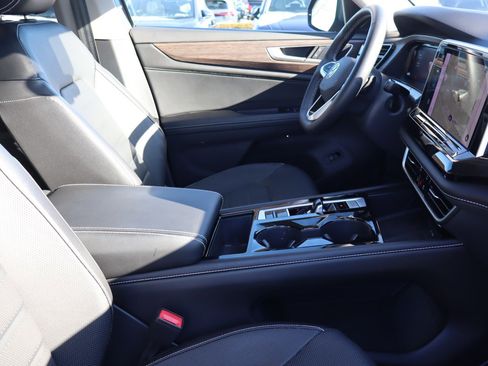 Used 2024 Volkswagen Atlas SEL image 13