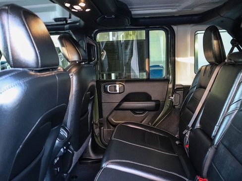 Used 2022 Jeep Wrangler Unlimited Sahara image 19