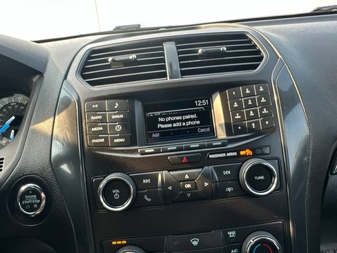 Used 2018 Ford Explorer XLT AWD/4WD image 59