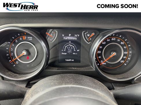 Used 2023 Jeep Gladiator Sport image 7