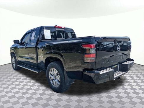 Used 2022 Nissan Frontier SV RWD image 5