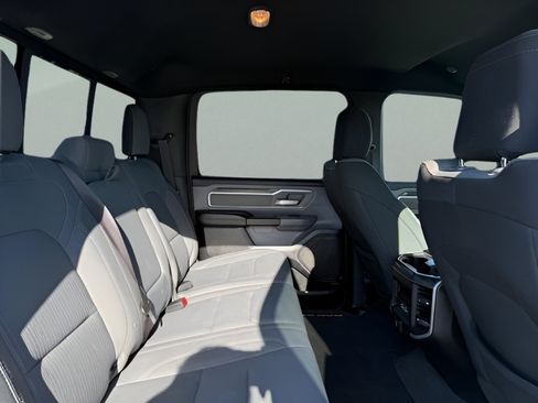 Used 2021 RAM 1500 Big Horn AWD/4WD image 9