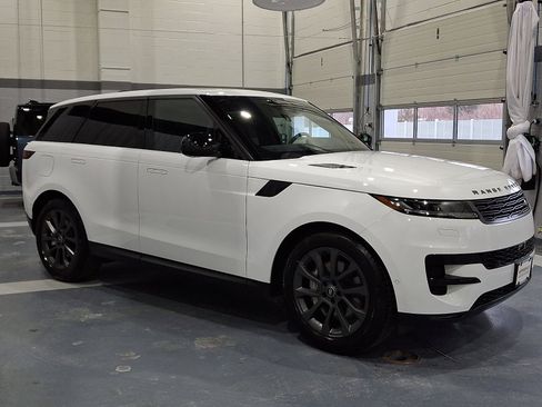 Certified 2025 Land Rover Range Rover Sport image 6