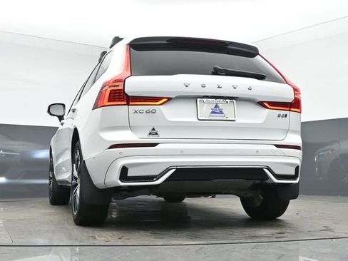 Used 2024 Volvo XC60 B5 Plus w/ Climate Package image 15
