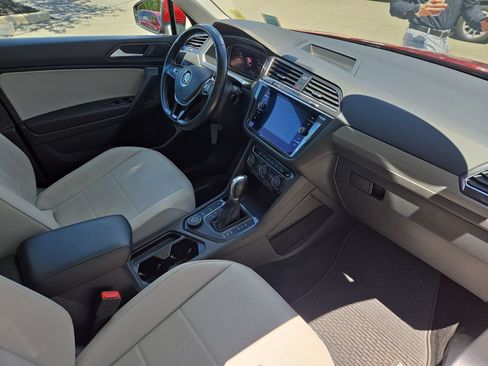 Used 2019 Volkswagen Tiguan SEL AWD/4WD image 28