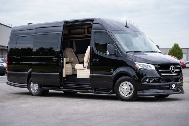 Used 2023 Mercedes-Benz Sprinter 3500 image 14