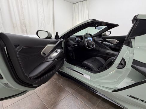 Used 2024 Chevrolet Corvette Z06 RWD image 27