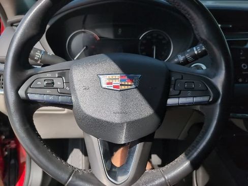 Used 2023 Cadillac XT4 Premium Luxury FWD image 11
