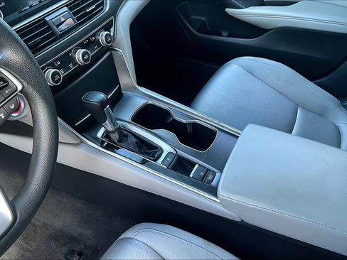Used 2019 Honda Accord LX image 12