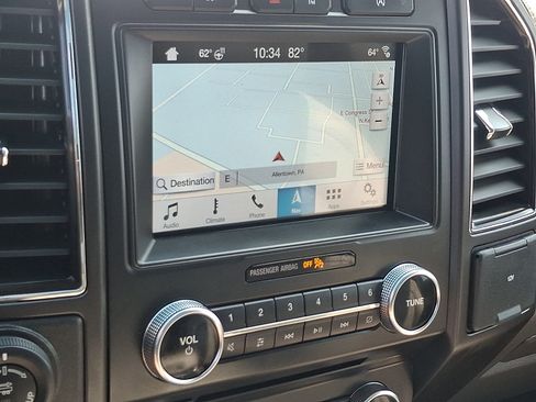Used 2018 Ford Expedition Limited w/ Equipment Group 301A AWD/4WD image 19