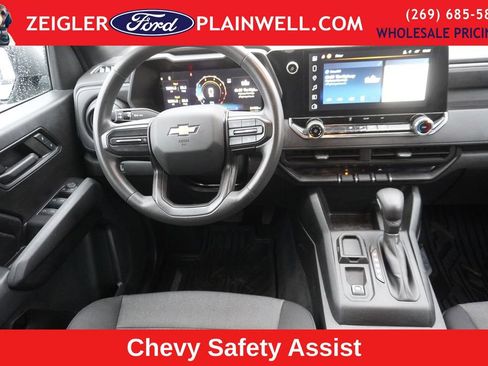 Used 2024 Chevrolet Colorado W/T image 13