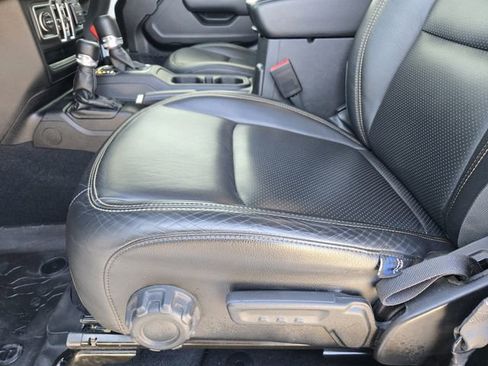 Certified 2025 Jeep Wrangler Sport S image 25