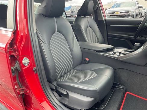Used 2020 Toyota Camry SE image 27