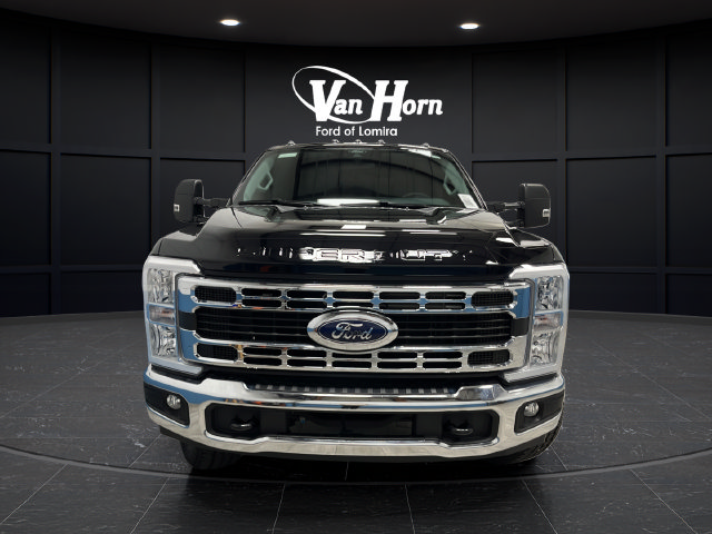 Used 2026 Ford F350 XLT w/ FX4 Off-Road Package AWD/4WD image 2