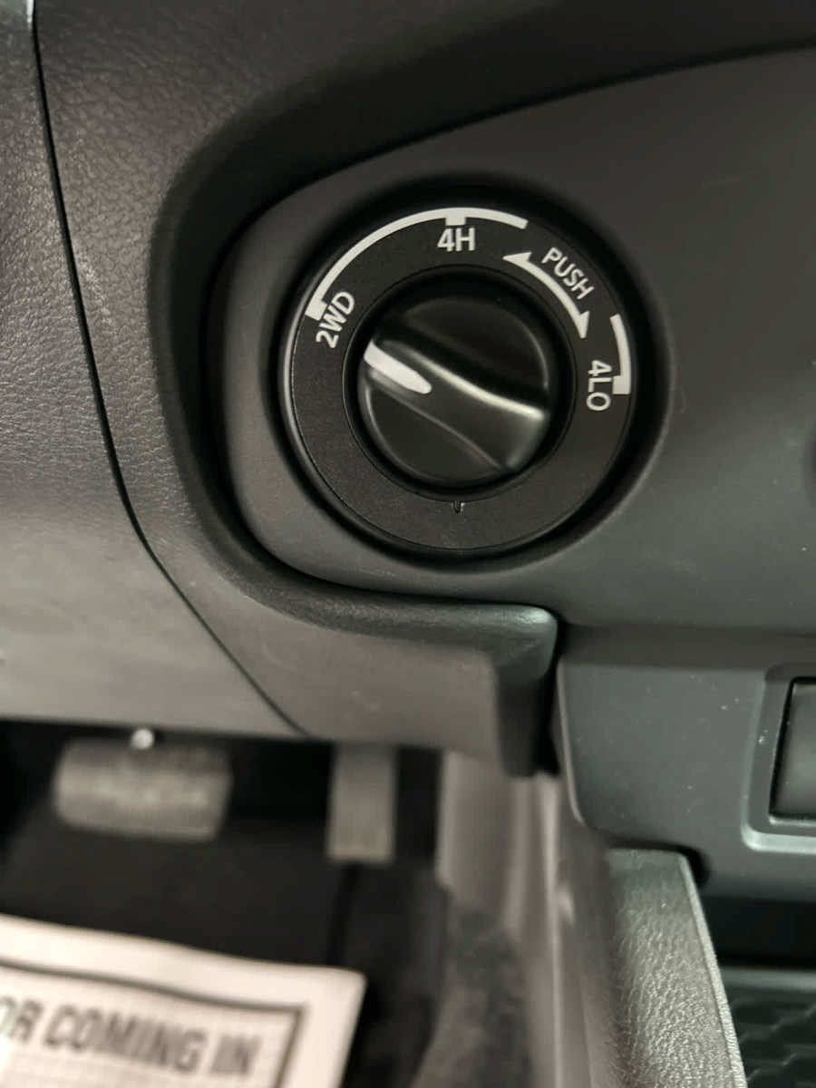 Used 2023 Nissan Frontier S w/ Technology Package AWD/4WD image 7