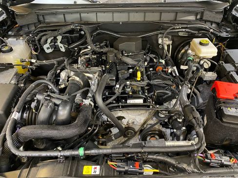 Used 2024 Ford Bronco Outer Banks AWD/4WD image 10