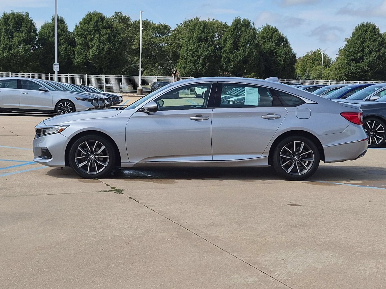 Used 2022 Honda Accord EX-L image 10