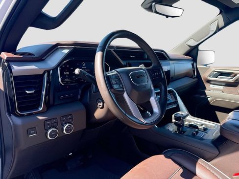 Used 2025 GMC Sierra 1500 Denali w/ Denali Reserve Package AWD/4WD image 10