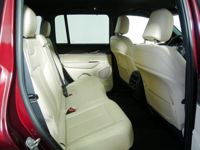 Used 2023 Jeep Grand Cherokee Limited w/ Luxury Tech Group II AWD/4WD image 15