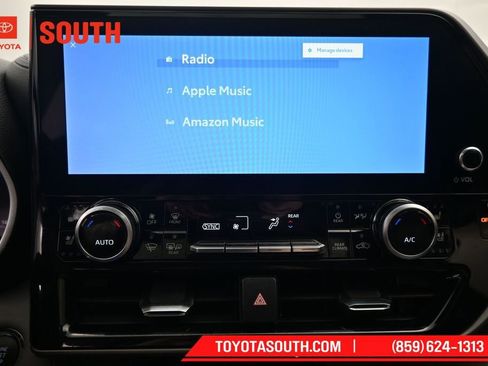 Used 2023 Toyota Highlander Limited AWD/4WD image 15